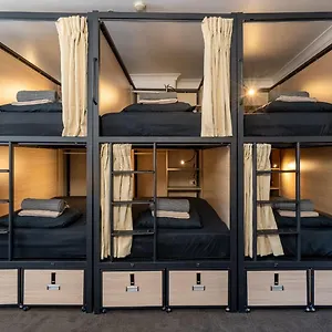 https://adelaides-shakespeare-backpacker-hostel.adelaidehotels-au.com