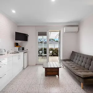 https://comfort-inn-aviators-lodge.adelaidehotels-au.com